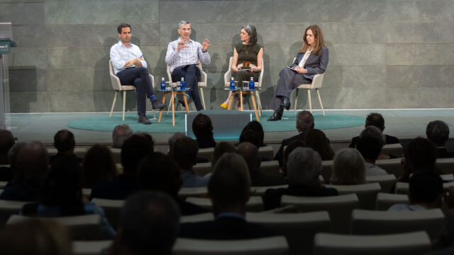 Diálogo entre Emilio J. Castilla, Pablo Rivas, María Teresa Pulido y Patricia Gabaldón
