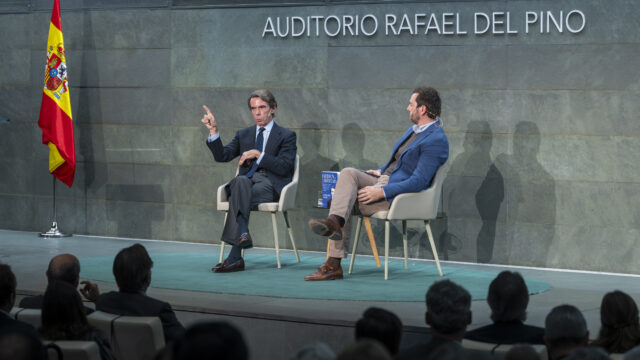 Diálogo entre José Mª Aznar y Jorge Bustos