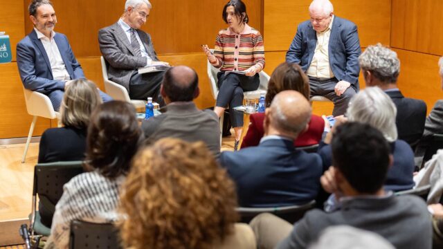 Dialogue between Ángel de la Fuente, Luis Miller, Benito Arruñada and Maite Rico