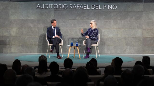 Dialogue between Javier Colomina and Mira Milosevich