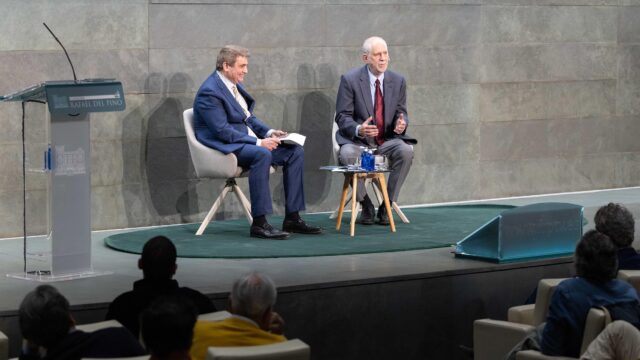 Diálogo entre Max Bazerman y Enrique Peña