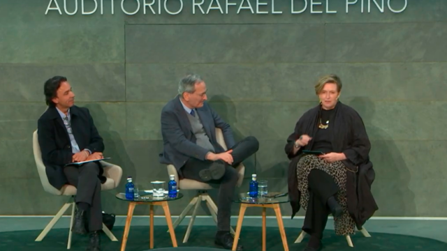 Dialogue between Carlos Leáñez Aristimuño. Adelaida Sagarra Gamazo and Antonio Cordero.