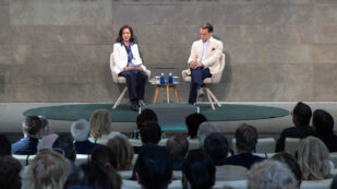 Dialogue between Juan Miguel Zunzunegui and Beatriz Paredes